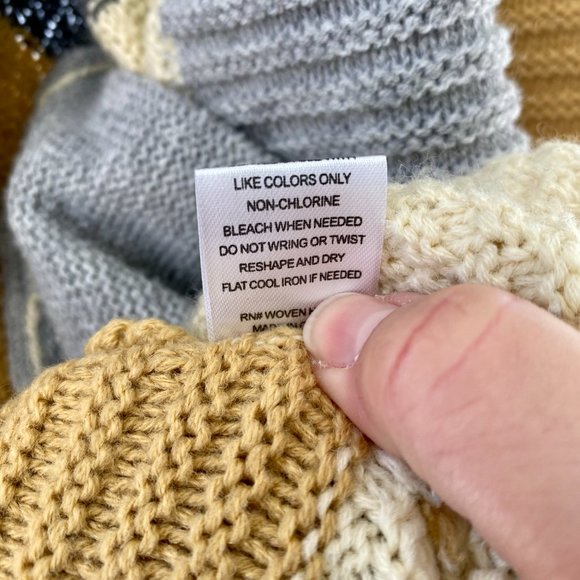 Woven Heart Color Blocked Oversized Cardigan Sweater - Picture 5 of 8